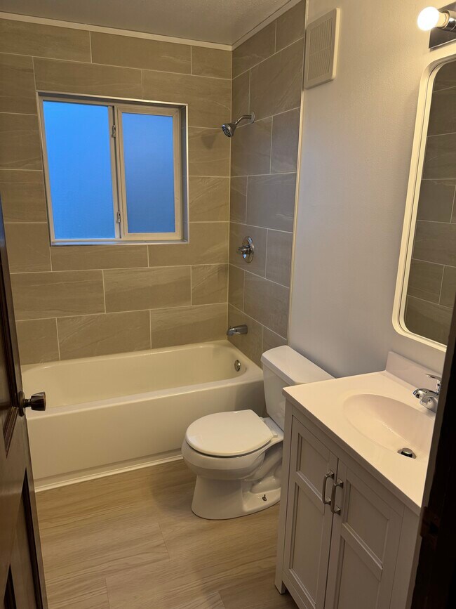 Building Photo - 222 N Beacon St