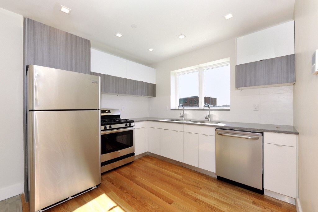 Foto principal - 183 Tompkins Ave