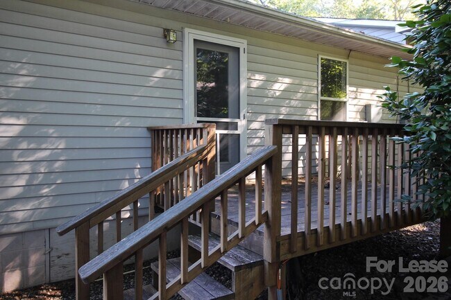 Foto del edificio - 72 Windwood Dr