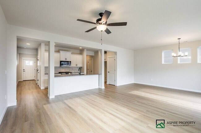 Building Photo - Brand New 4 Bed 3 Bath