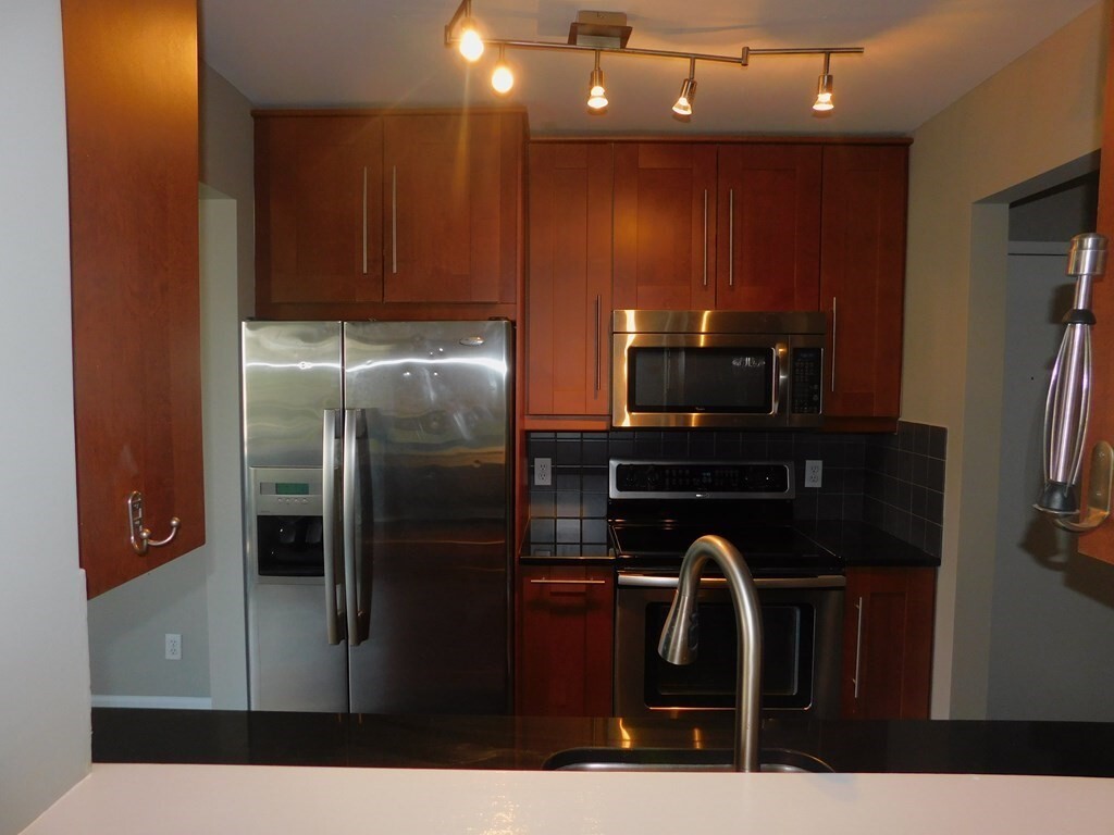 Foto principal - 200 Falls Blvd