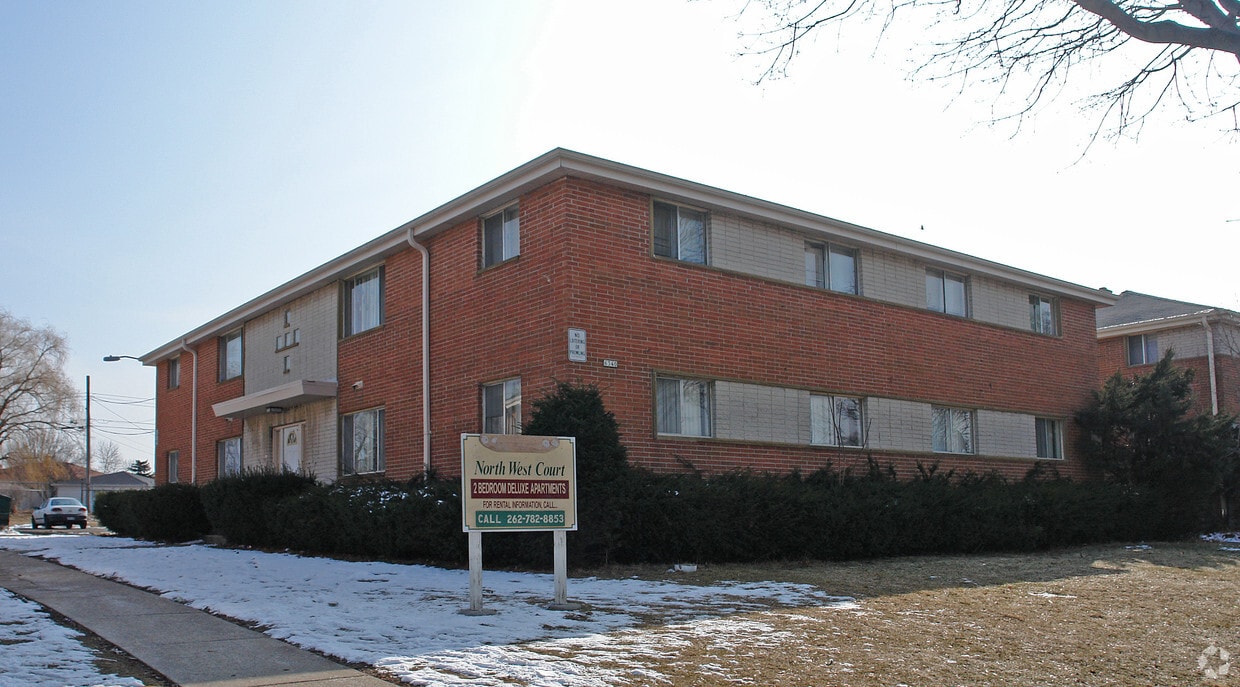 Building Photo - 6340-6352 N 84th St