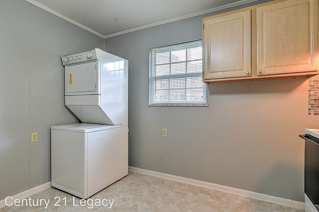 Building Photo - 2 br, 1 bath House - 109 Tusculum Blvd