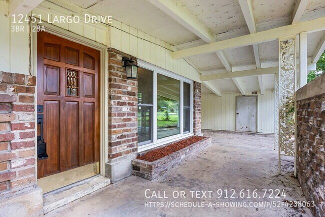Building Photo - 12451 Largo Dr