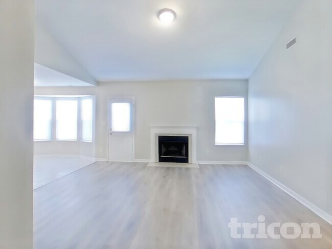 Foto del edificio - 477 Yorktown Ln
