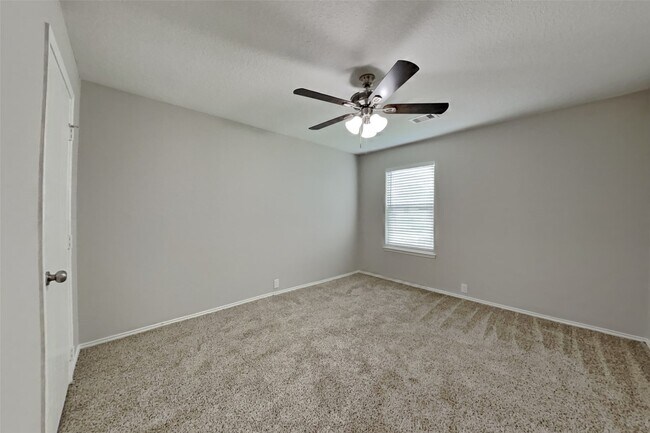 Foto del edificio - 14906 Sugarhollow Dr