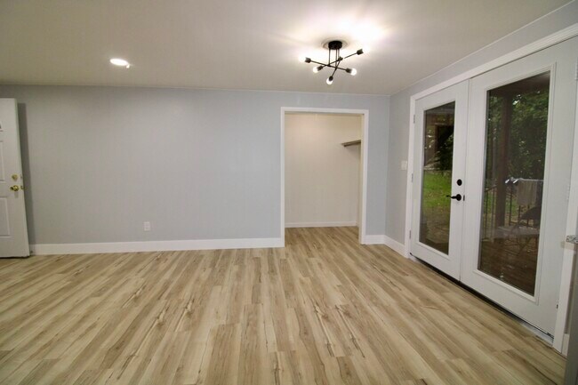 Building Photo - 38 Alsada Dr