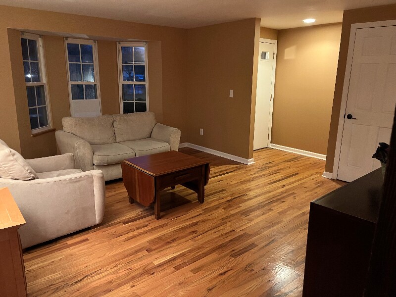 Building Photo - 5103 Sansom Ct