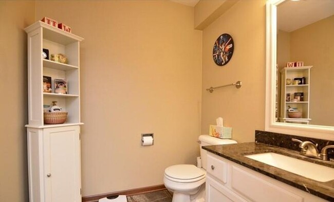 Building Photo - 6957 Chester Dr Unit E