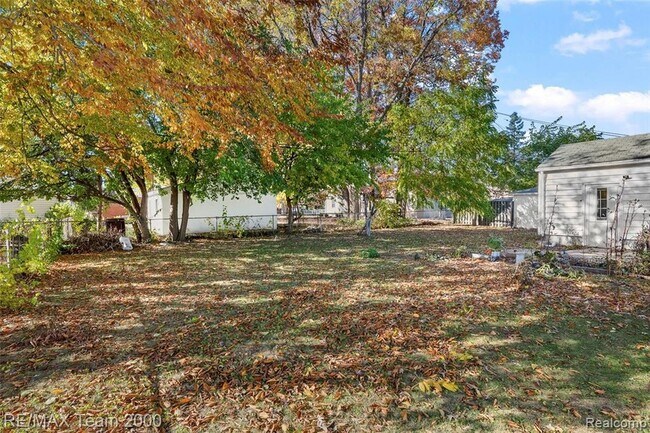 Foto del edificio - 6627 Mayburn St