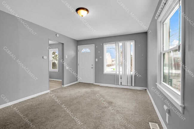 Building Photo - 1506 Waldman Ave