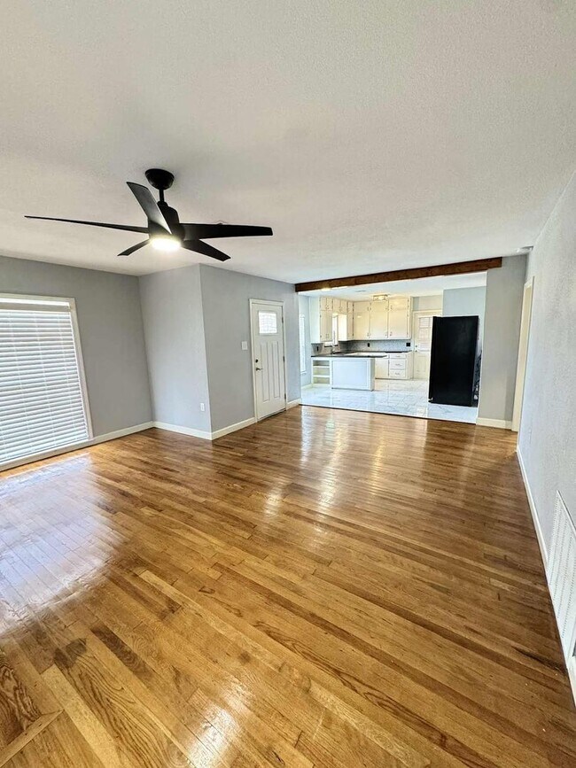 Building Photo - 4000 Austin Ave