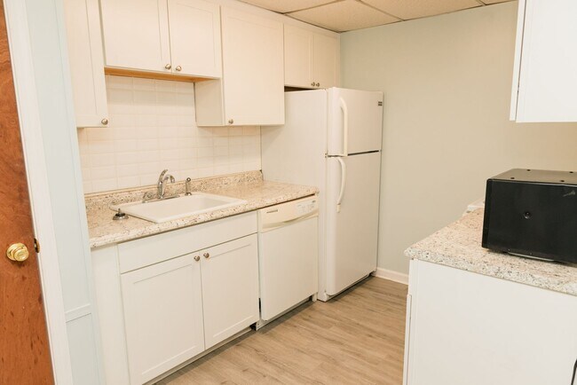 Building Photo - 114 Statford Ct