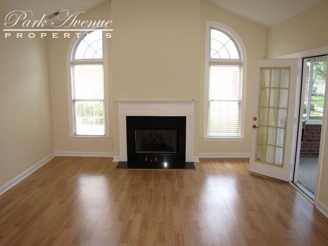 Building Photo - 8356 Highland Glen Dr