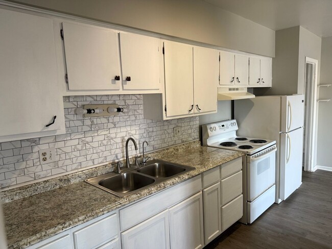 Photo - Spacious 1 Bed 1 Bath in the heart of Speedway! Apartment