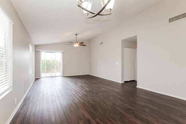 Foto del edificio - 10102 N 66th Ln