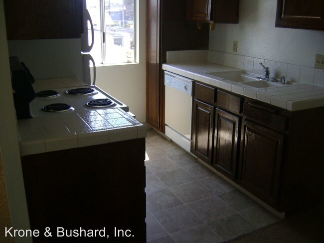 Building Photo - 5035 Brighton Ave