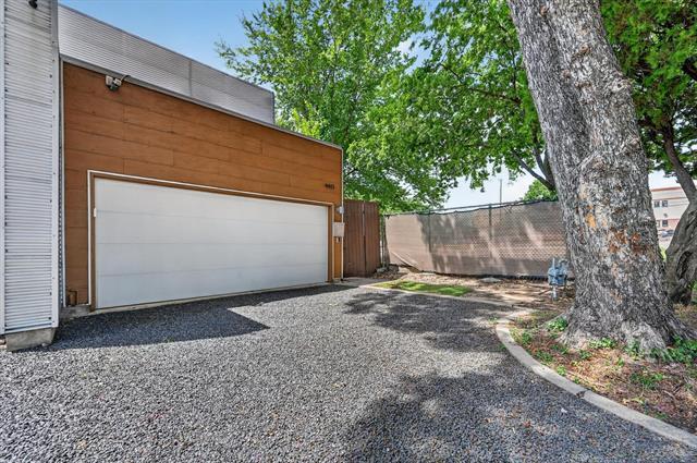 Building Photo - 4413 Roseland Ave