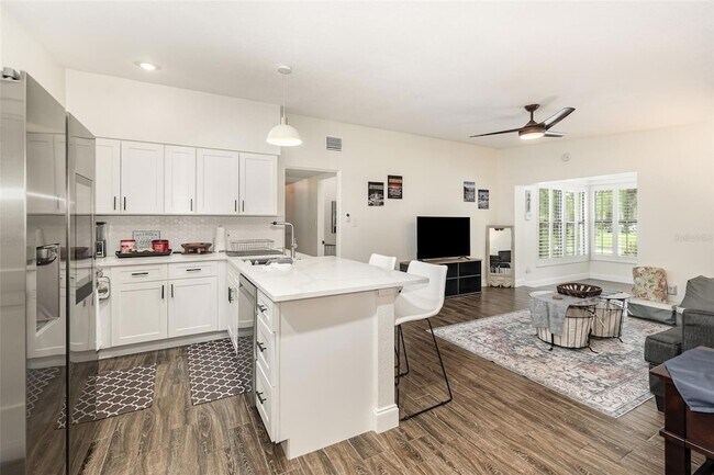 Foto del edificio - 2721 E Marks St