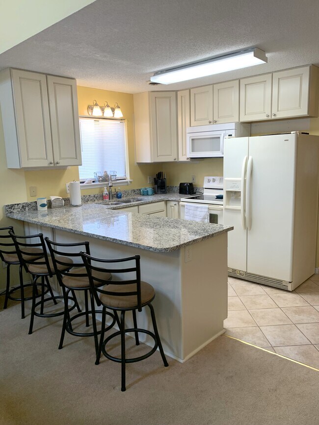 Building Photo - 3700 Golf Colony Ln