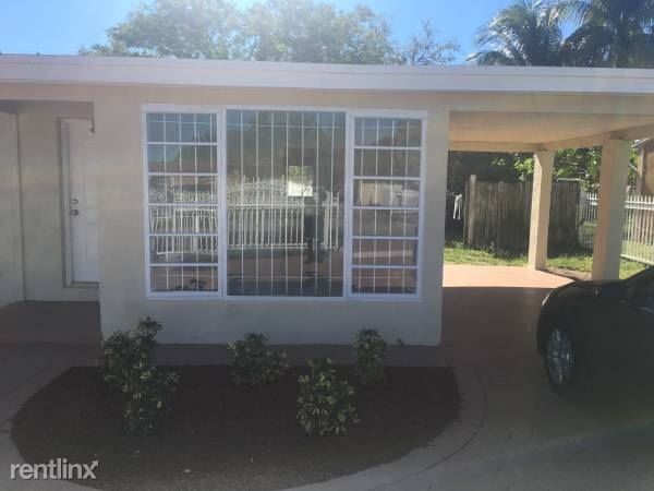 Foto principal - 1 br, 11 bath Townhome - 1510 NW 130th St