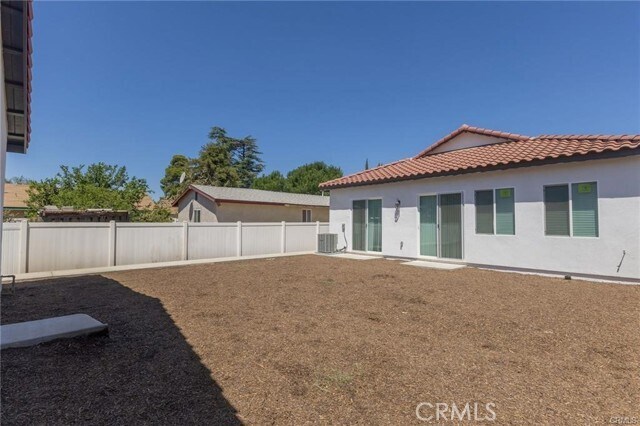 Foto del edificio - 1337 E 8th St