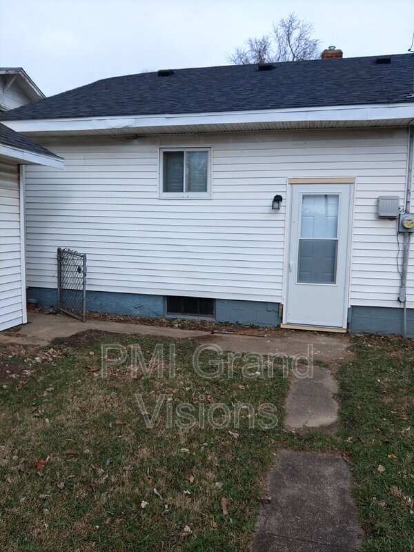 Foto del edificio - 1167 E Johns Ave