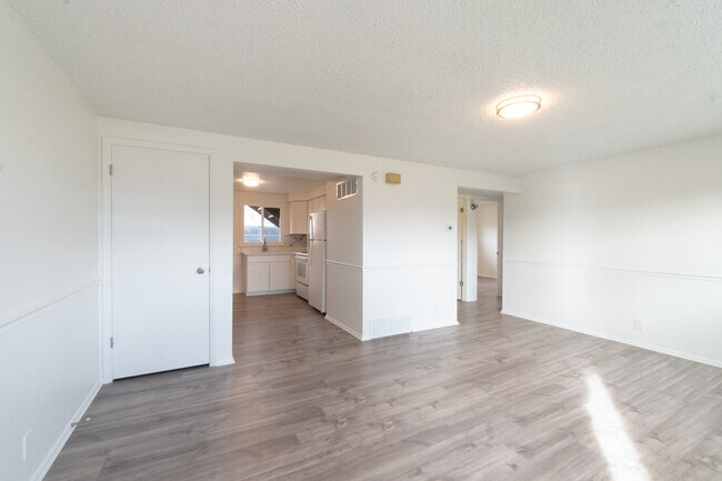 Building Photo - 650 S 500 E