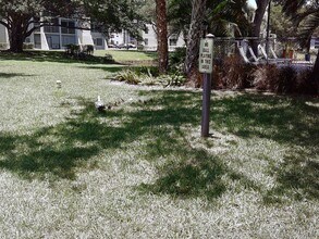 Building Photo - 9420 Poinciana Pl