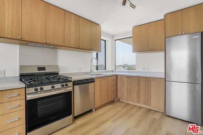 Foto del edificio - 1822 Overland Ave