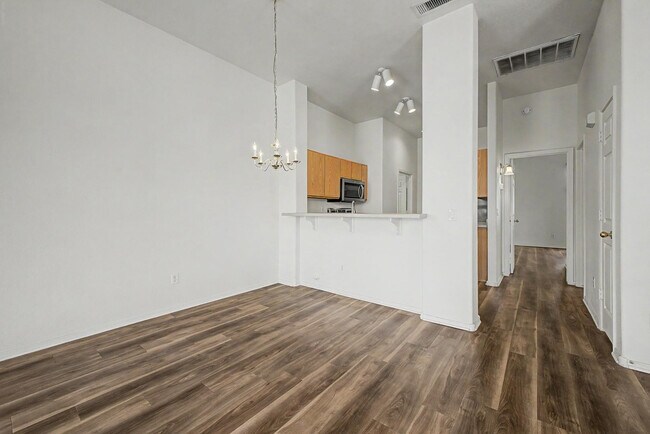 Foto del edificio - 16489 N Oachs Dr