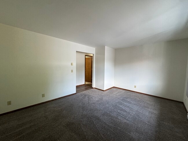 Unit 8 Livingroom 2 - 919 Vernon St