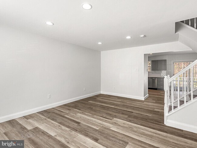 Building Photo - 14 Branford Way