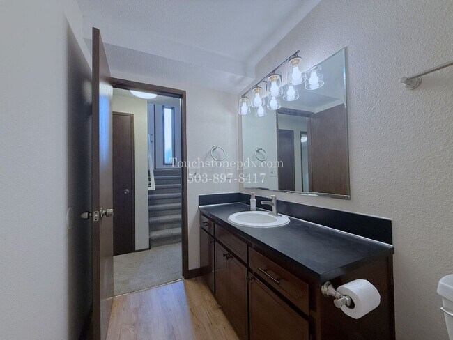 Building Photo - 120 SE 176th Pl