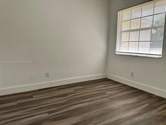 Foto del edificio - 891 Cypress Park Way