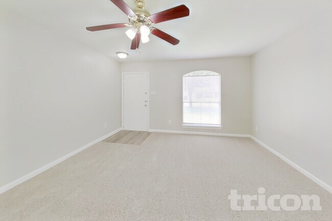 Foto del edificio - 8707 Texas Acorn Ave