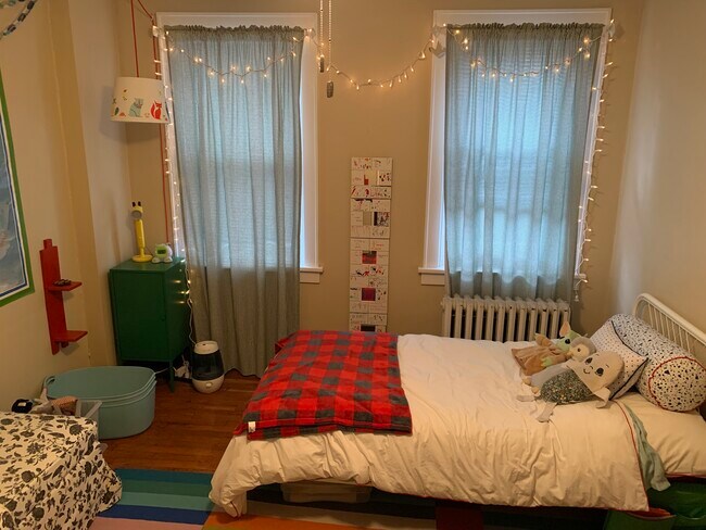 2nd bedroom - 300 S Braddock Ave