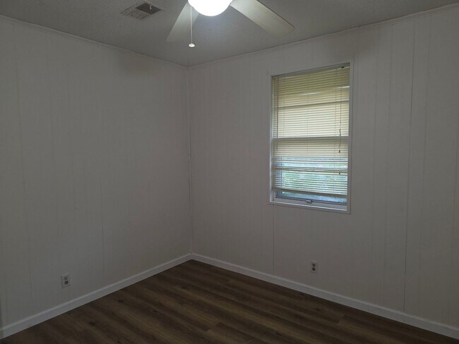 Foto del edificio - 440 Cattle Creek Rd