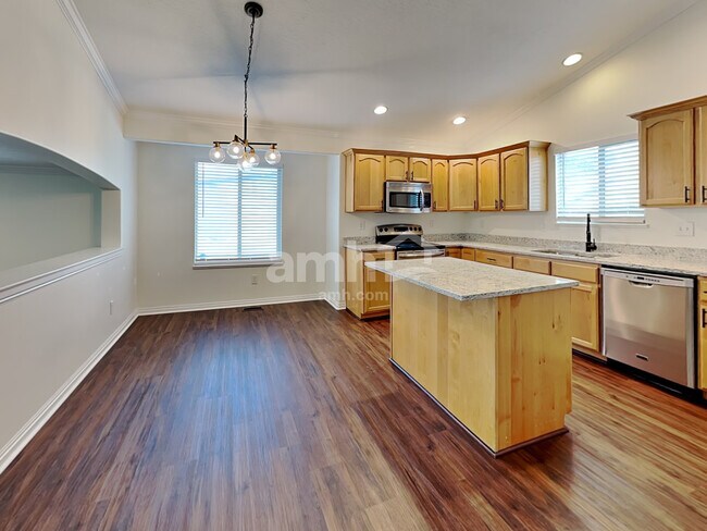 Building Photo - 4802 E Addison Avenue