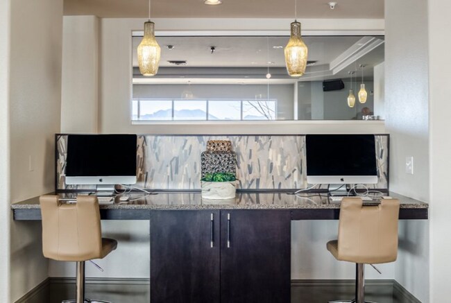 Foto del edificio - 2200 S Tyler Dr