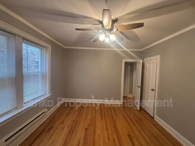 Foto del edificio - 8348 S Maryland Ave