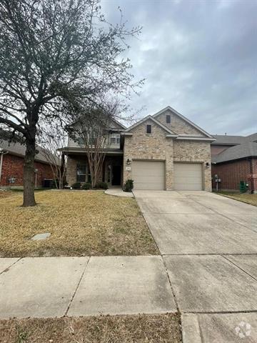 Building Photo - 2912 Golfview Dr