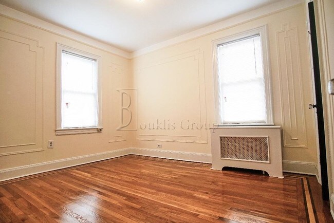 Foto del edificio - 3434 Tibbett Ave