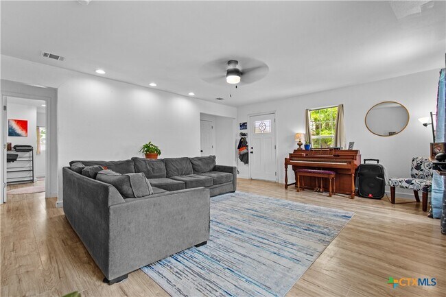 Foto del edificio - 183 Shelley Ln