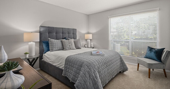 Building Photo - St. John's Pointe Apartment Homes