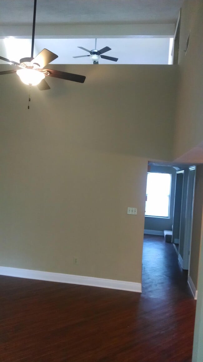 Building Photo - 1215 Stone Green Ct