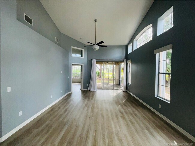 Foto del edificio - 1581 SW Harbour Isles Cir