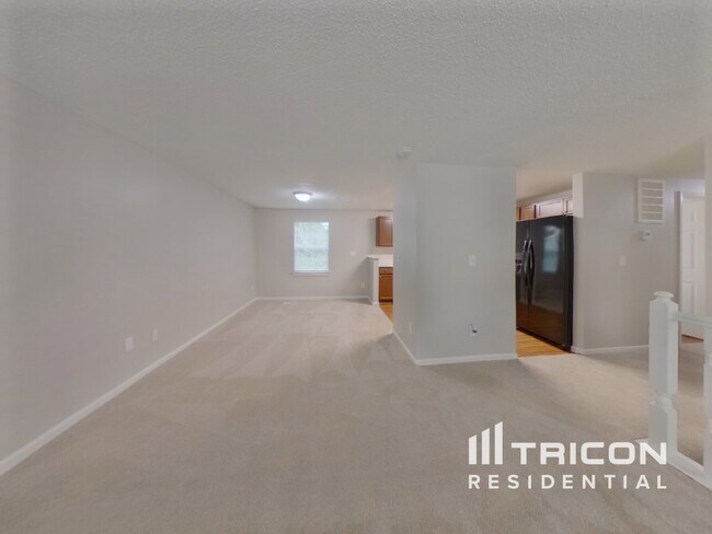 Building Photo - 2305 Valleyview Dr