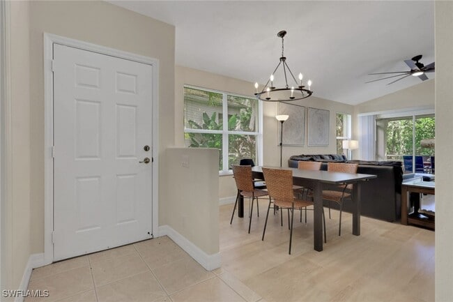 Foto del edificio - 15079 Sterling Oaks Dr