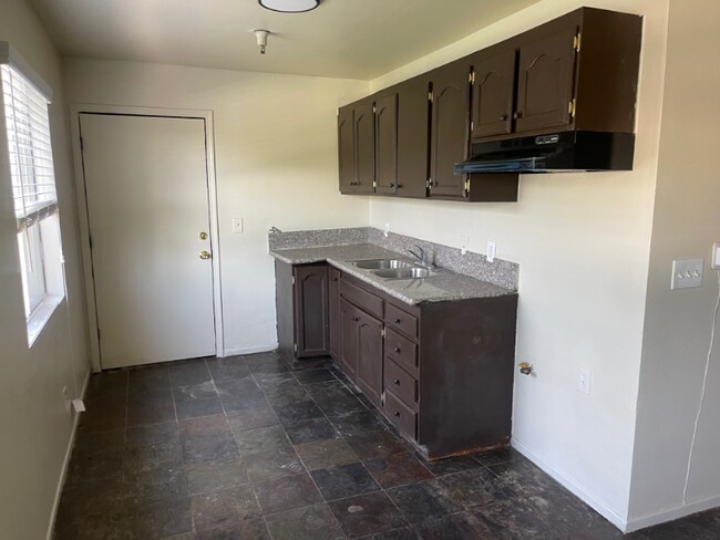 Foto del edificio - 5243 Huntington Dr